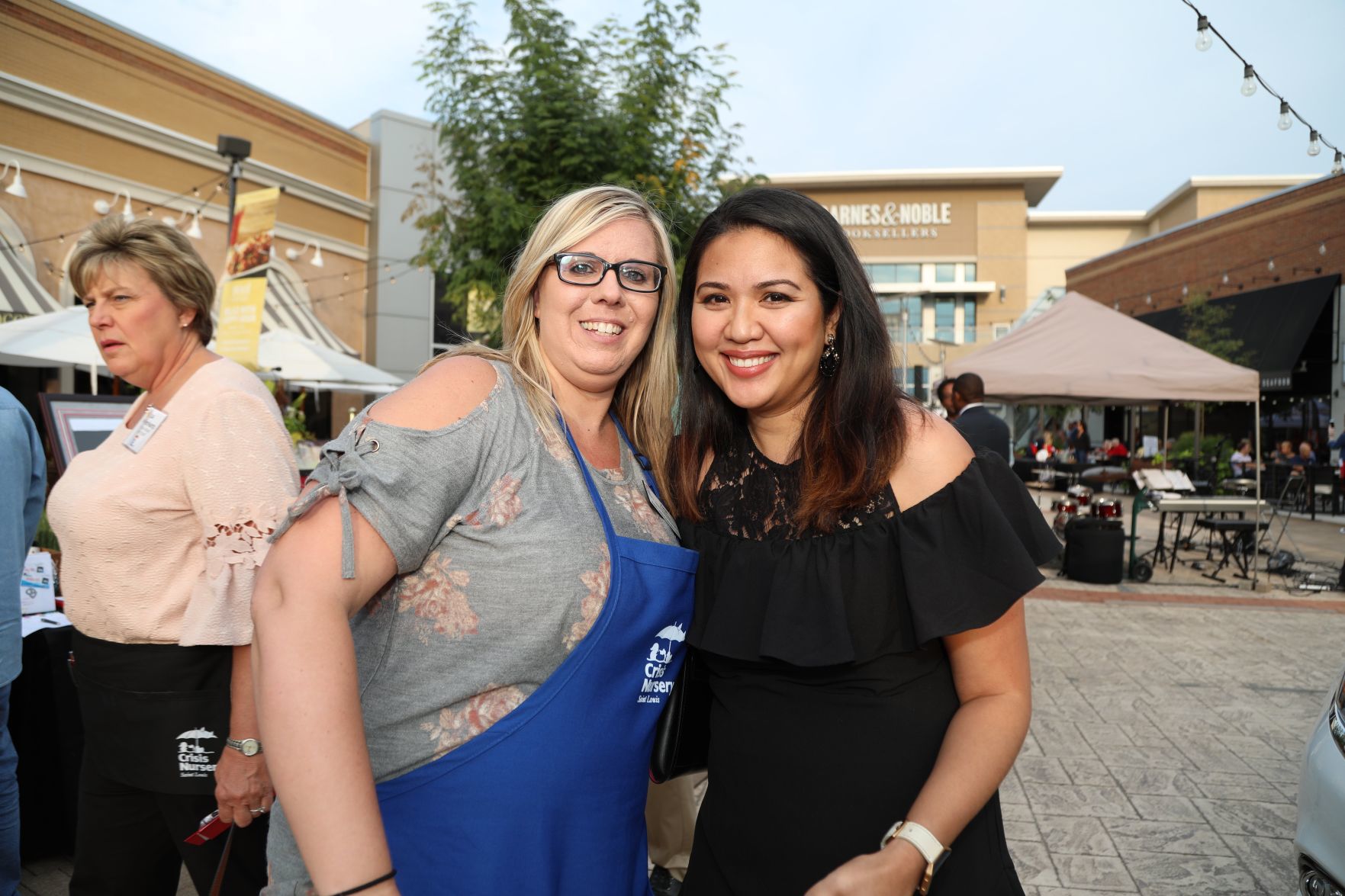 Karen Schuessel, Venus Martz